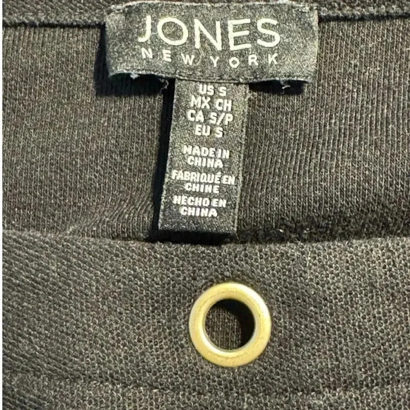 Jones New York Women's Black Mesh Detail Metal Ring Top Size Small - Picture 4 of 7